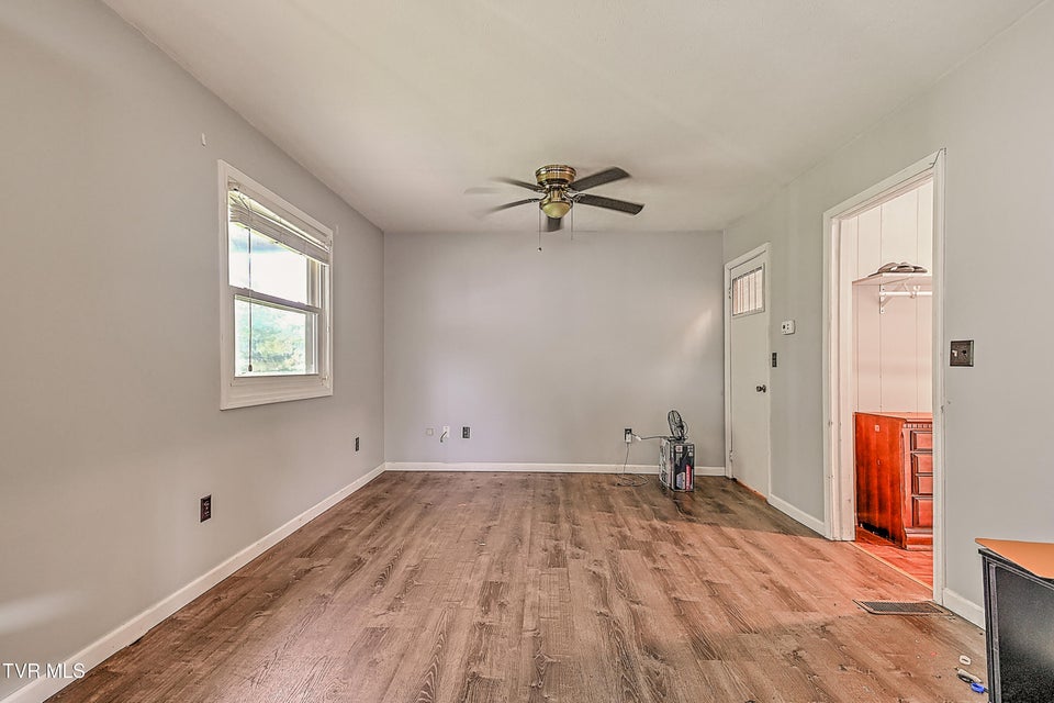 Photo #31: 629 Branch Street