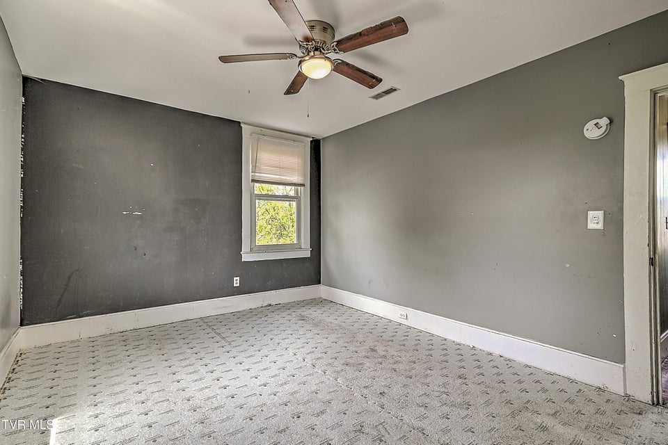 Photo #35: 629 Branch Street