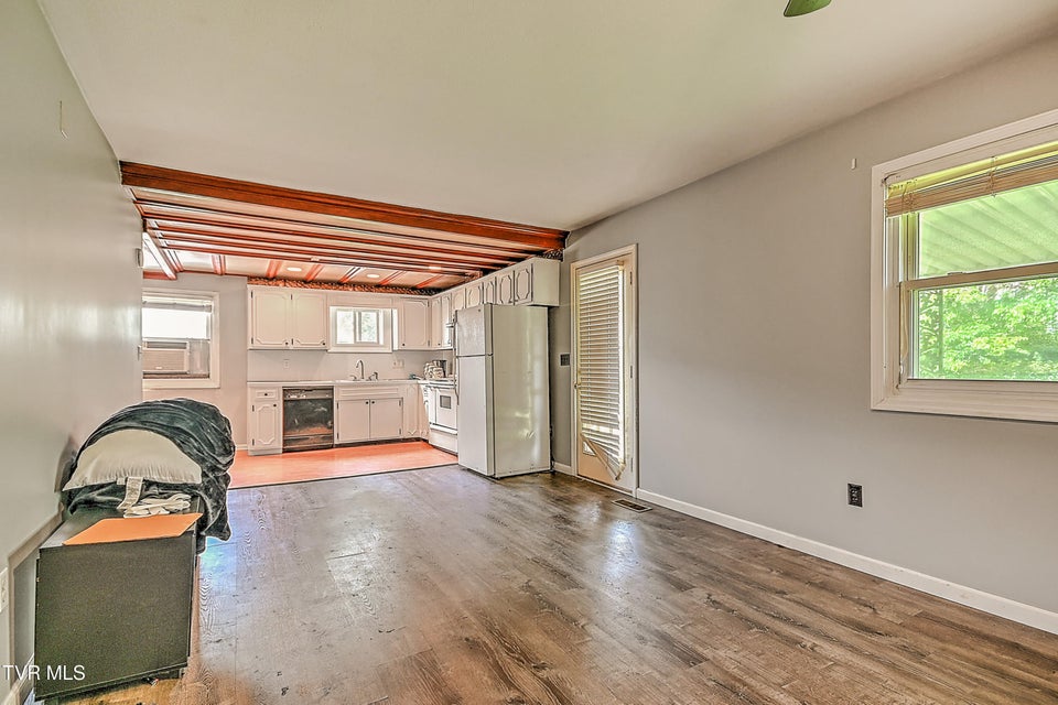 Photo #42: 629 Branch Street