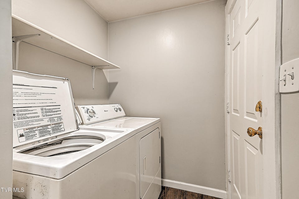 Photo #44: 629 Branch Street