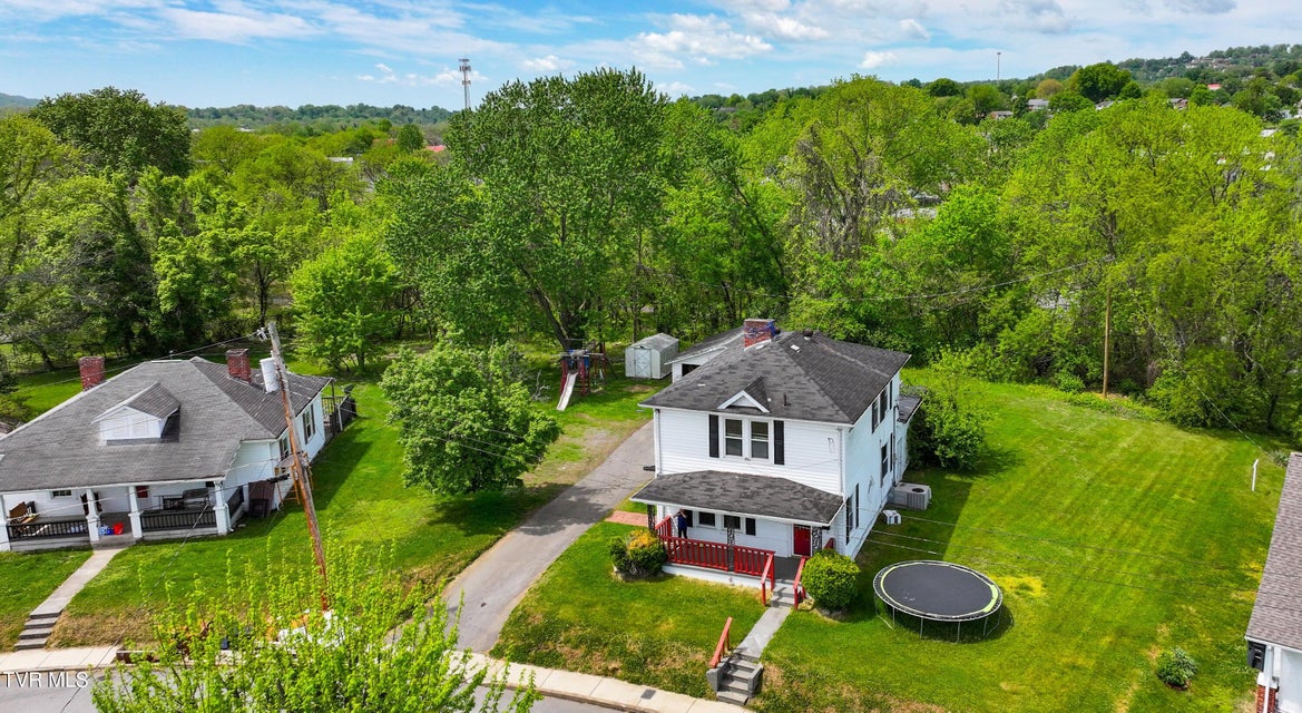 Photo #50: 629 Branch Street