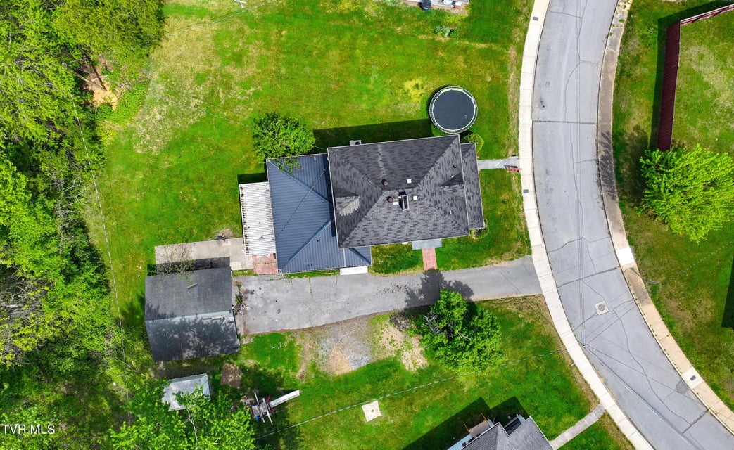 Photo #52: 629 Branch Street