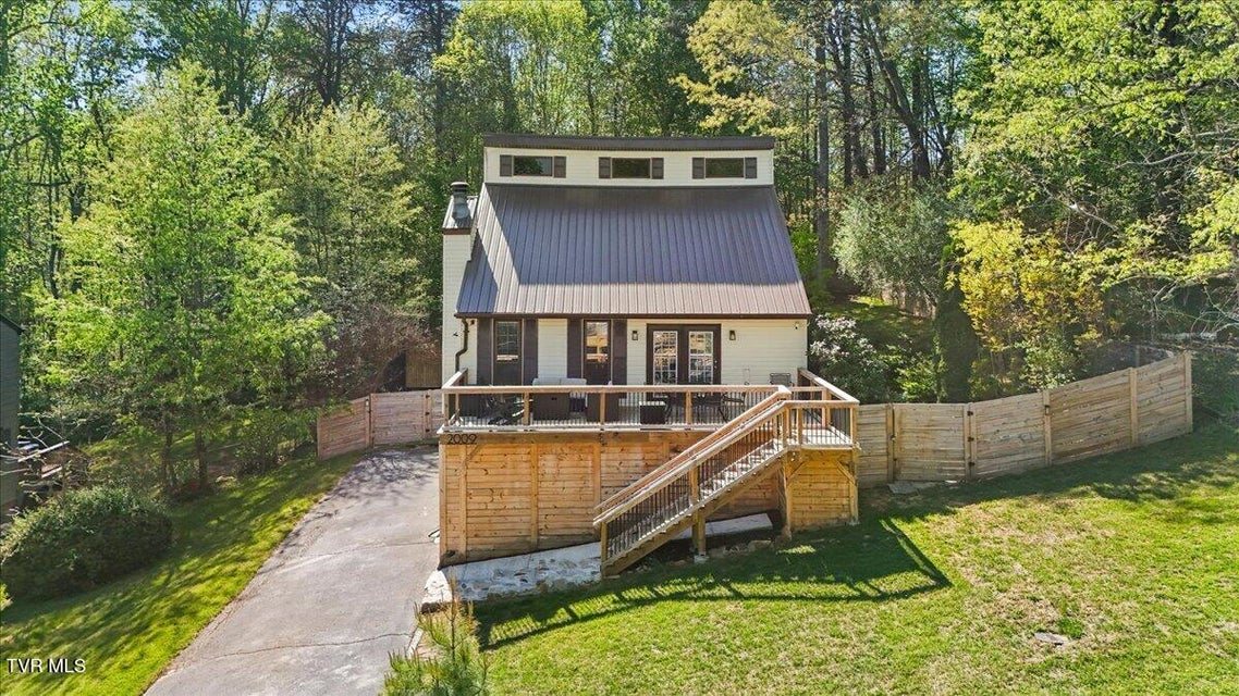 Photo #2: 2009 Dusty Drive