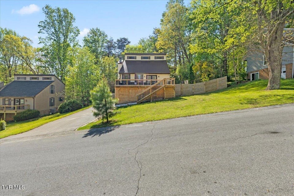 Photo #6: 2009 Dusty Drive