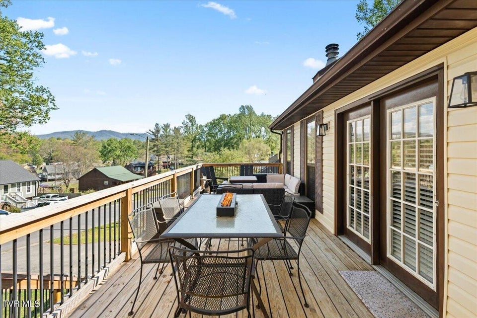 Photo #8: 2009 Dusty Drive