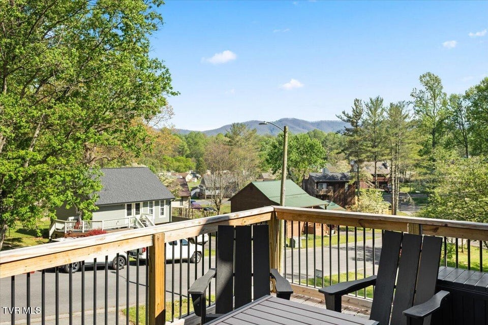 Photo #9: 2009 Dusty Drive