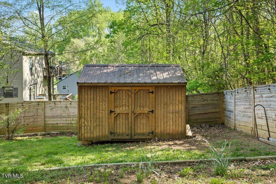 Photo #13: 2009 Dusty Drive