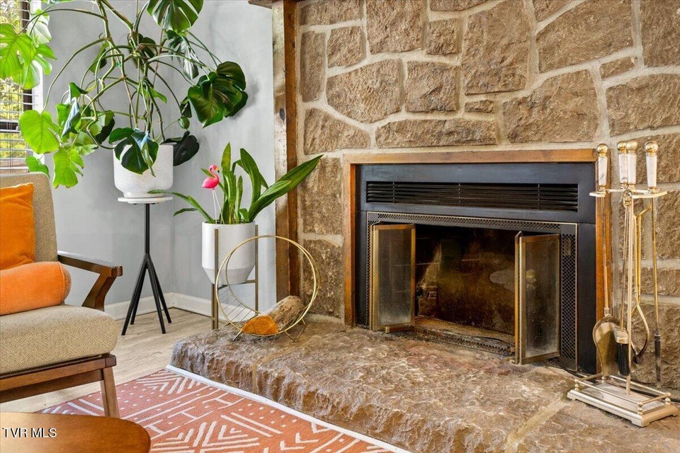 Photo #20: 2009 Dusty Drive