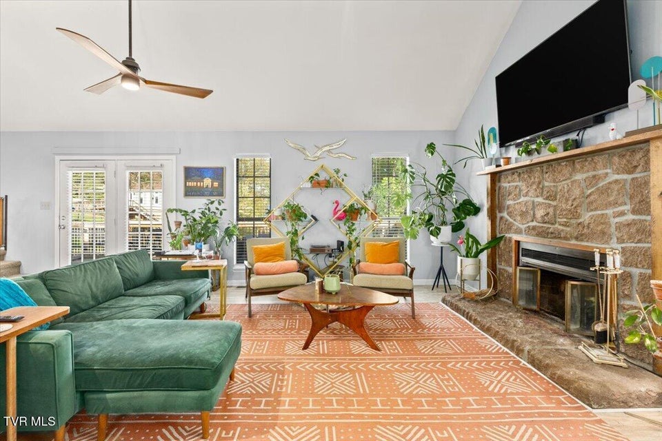 Photo #25: 2009 Dusty Drive