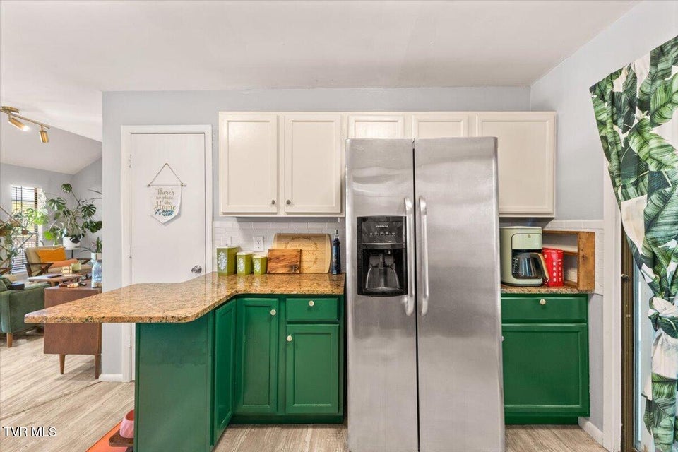 Photo #28: 2009 Dusty Drive