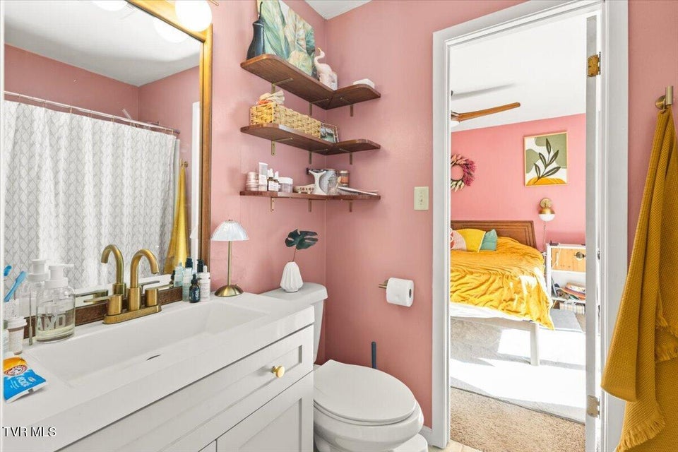 Photo #33: 2009 Dusty Drive