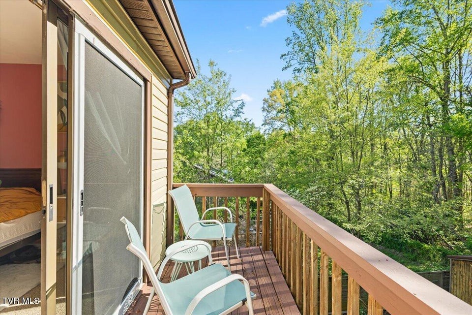 Photo #36: 2009 Dusty Drive