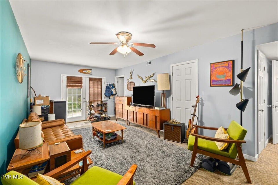 Photo #41: 2009 Dusty Drive