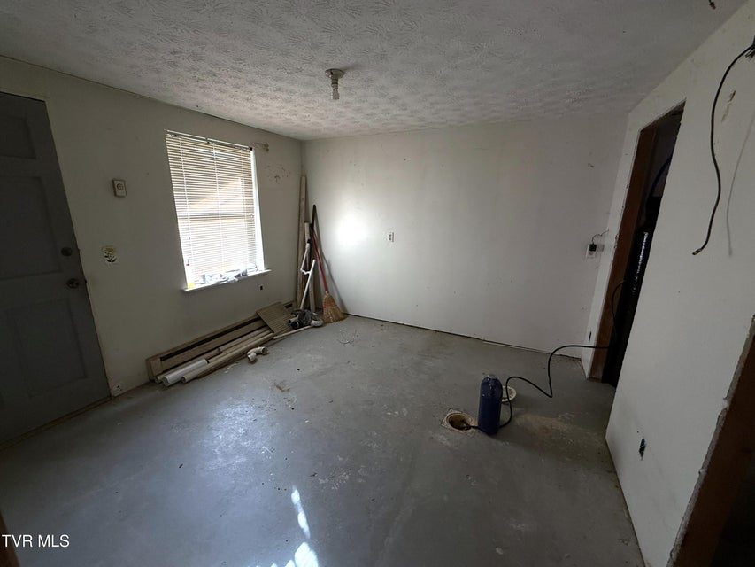 Photo #19: 2930 Arch Way