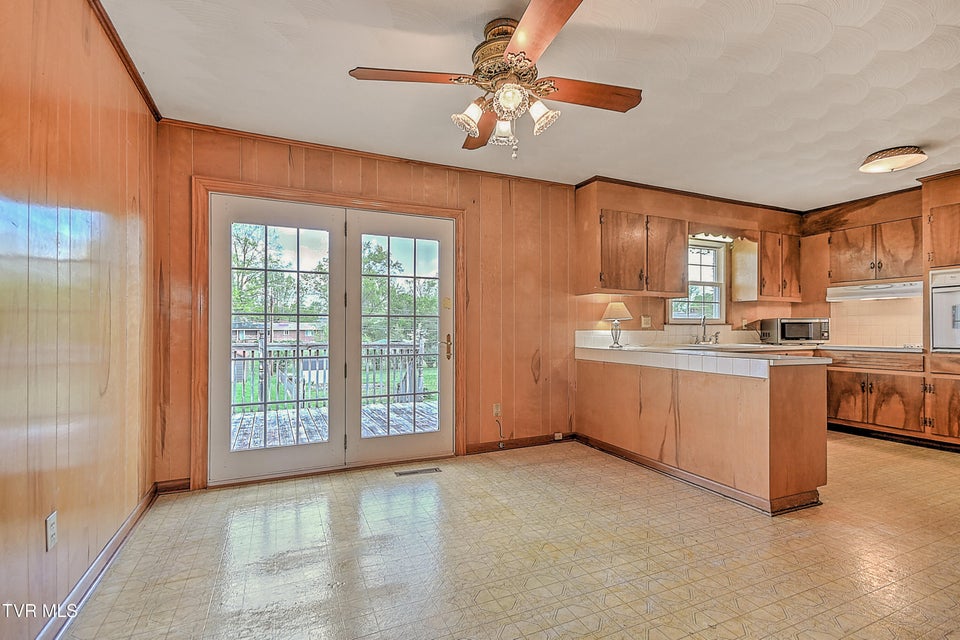 Photo #9: 879 Wayne Avenue