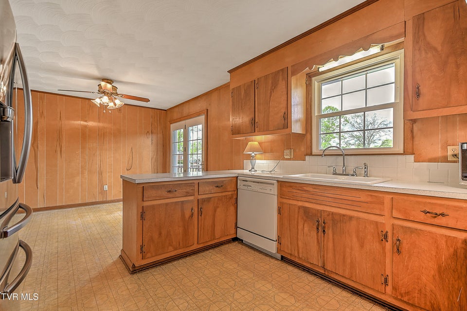 Photo #16: 879 Wayne Avenue