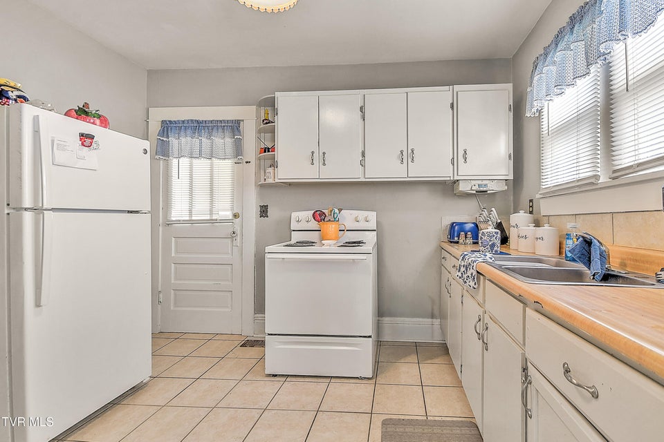 Photo #45: 200 & 202 Main Street