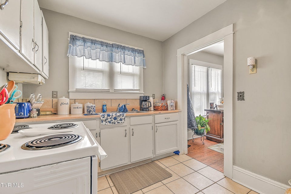 Photo #46: 200 & 202 Main Street