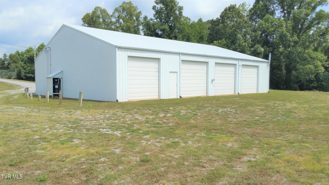 Photo #3: 1245/1251 Montvue Road