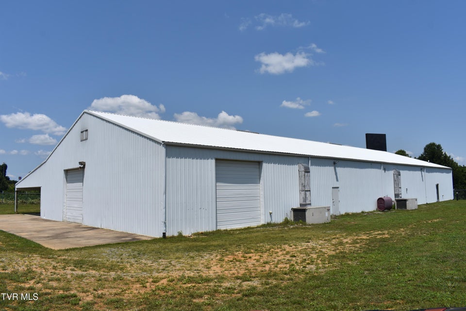 Photo #12: 1245/1251 Montvue Road