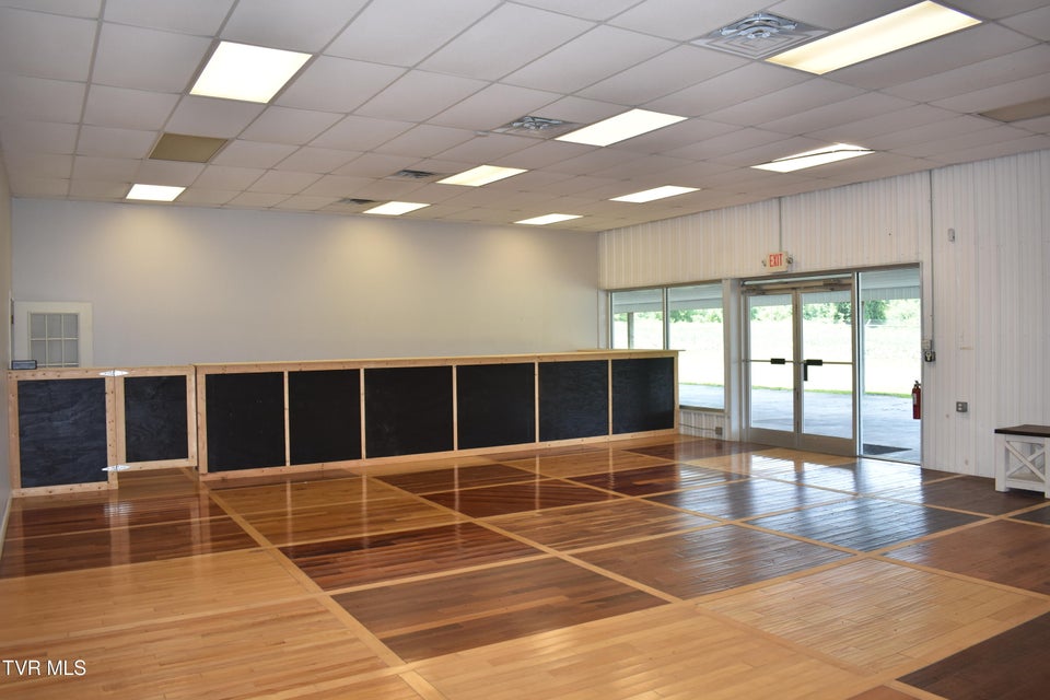 Photo #13: 1245/1251 Montvue Road