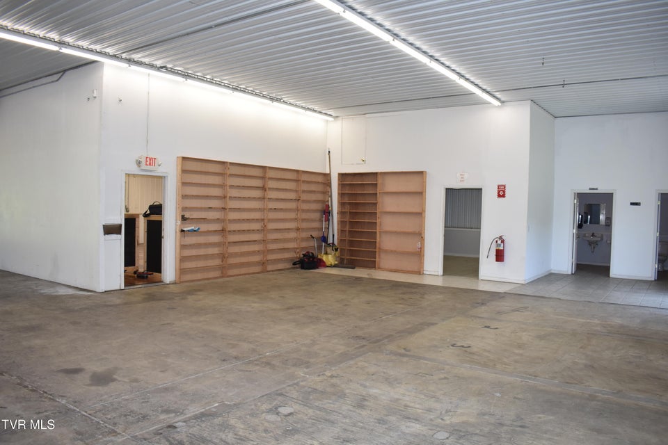 Photo #15: 1245/1251 Montvue Road