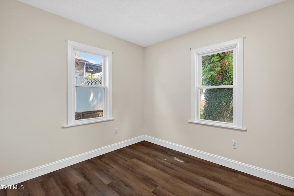 Photo #15: 509 Rogan Street