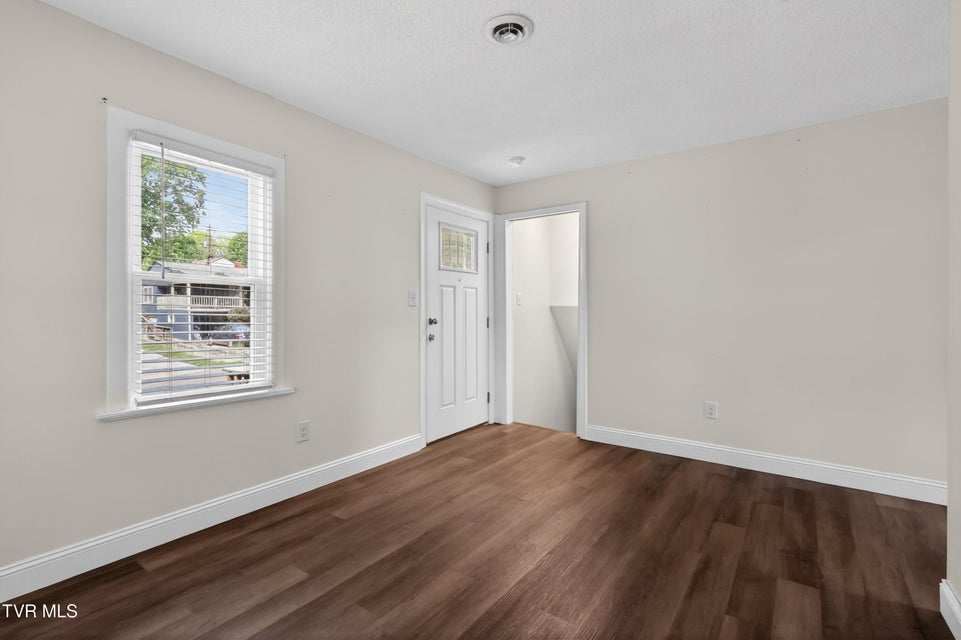 Photo #5: 509 Rogan Street