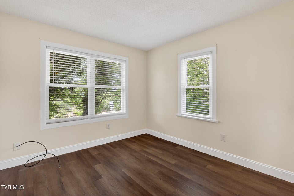 Photo #7: 509 Rogan Street