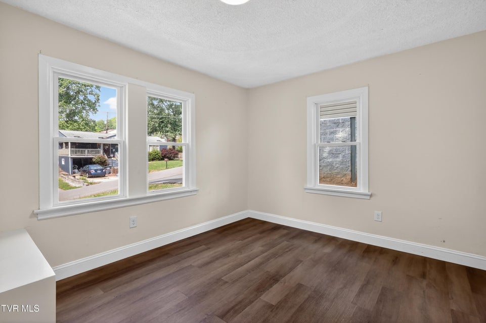 Photo #12: 509 Rogan Street