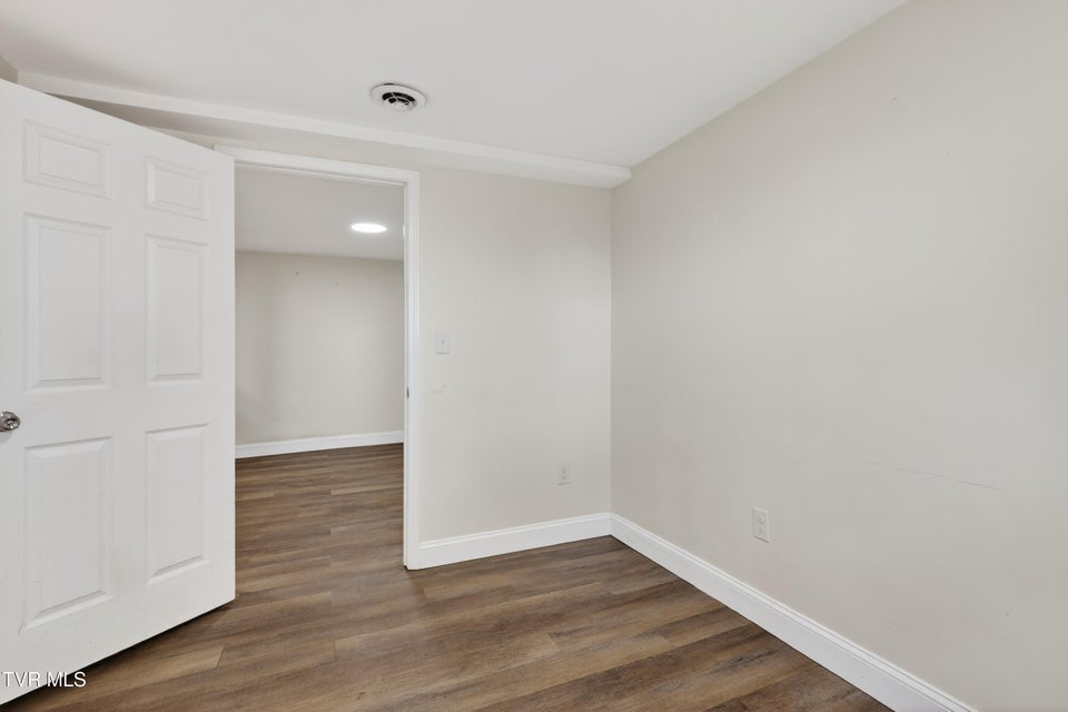 Photo #19: 509 Rogan Street