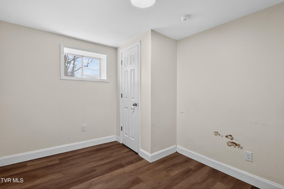 Photo #20: 509 Rogan Street