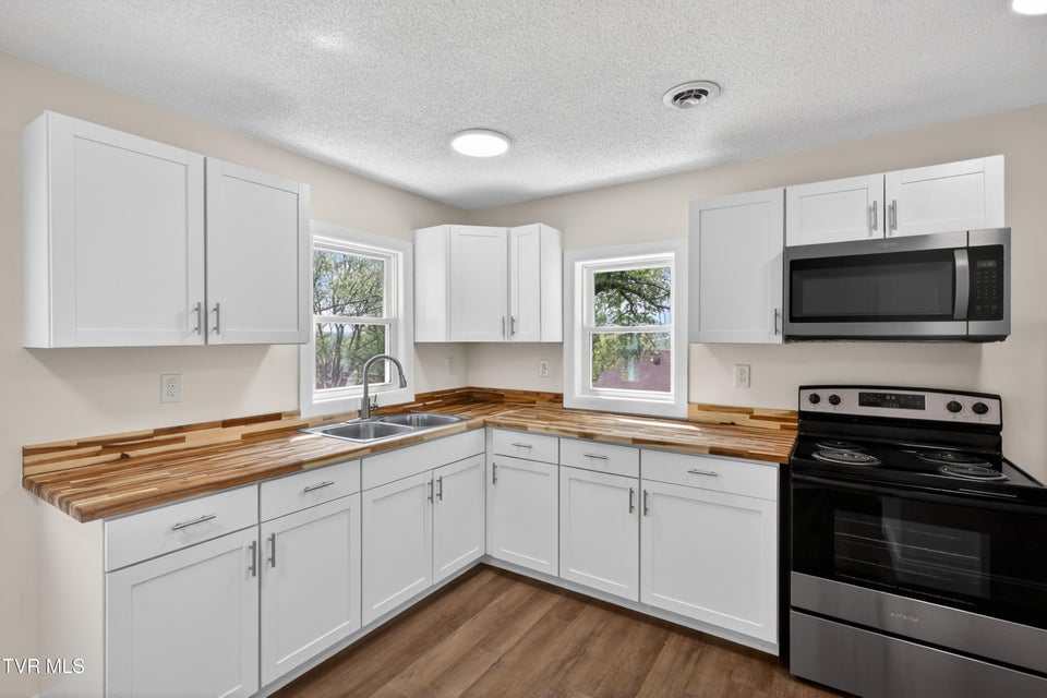 Photo #8: 509 Rogan Street