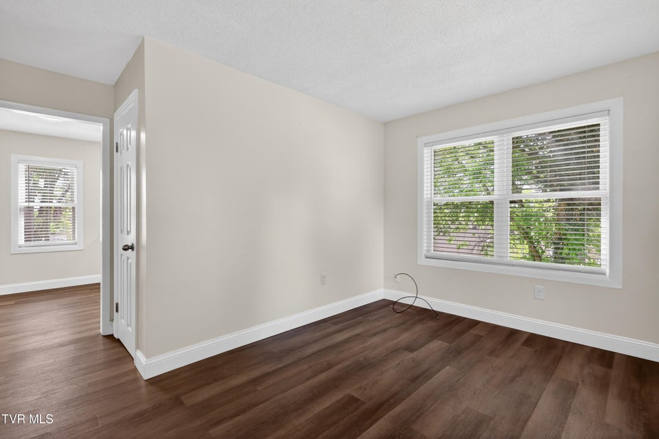 Photo #4: 509 Rogan Street