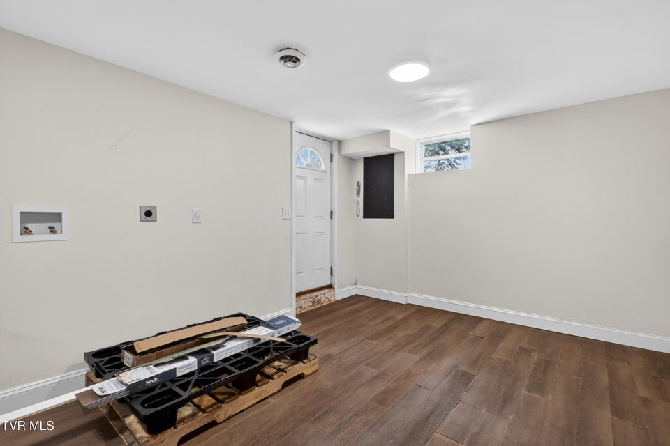 Photo #21: 509 Rogan Street