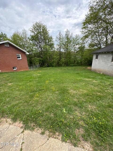 Photo #15: 2029 Gregory Road