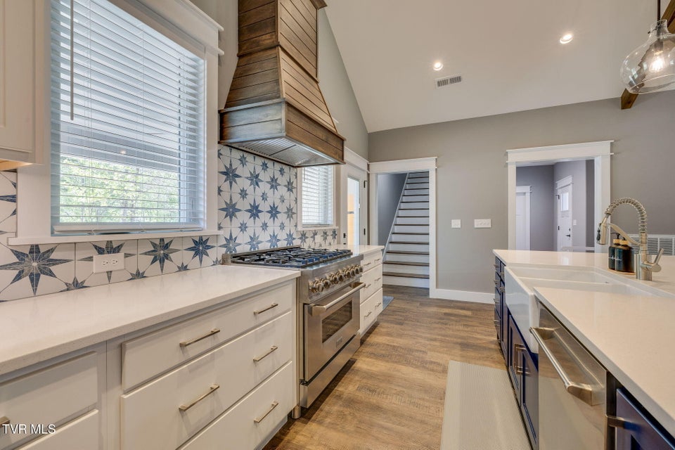 Photo #18: 350 Sunset Harbor Drive