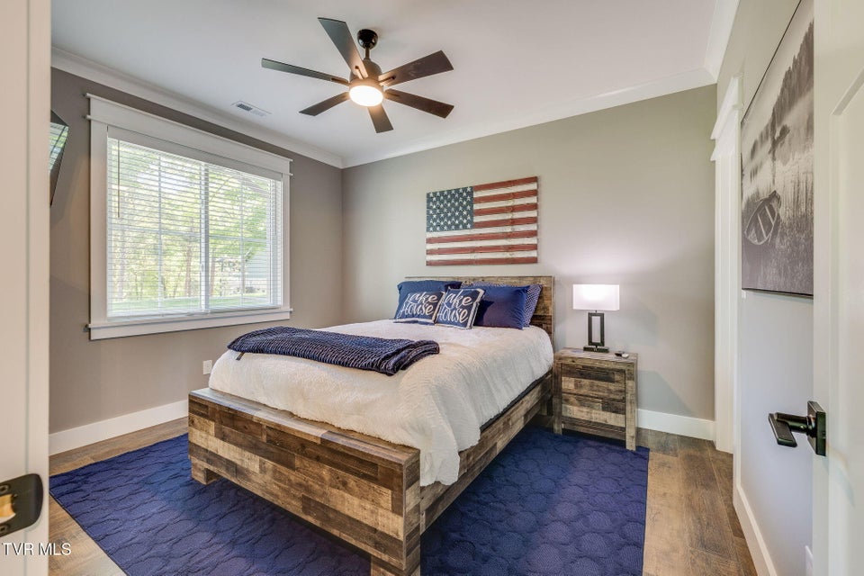 Photo #26: 350 Sunset Harbor Drive