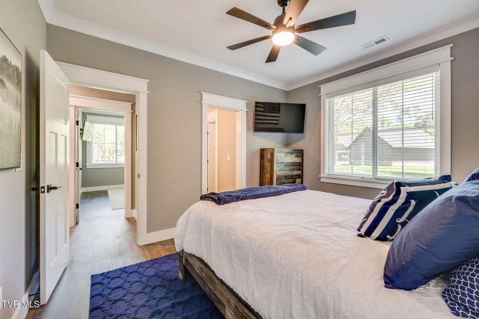 Photo #27: 350 Sunset Harbor Drive