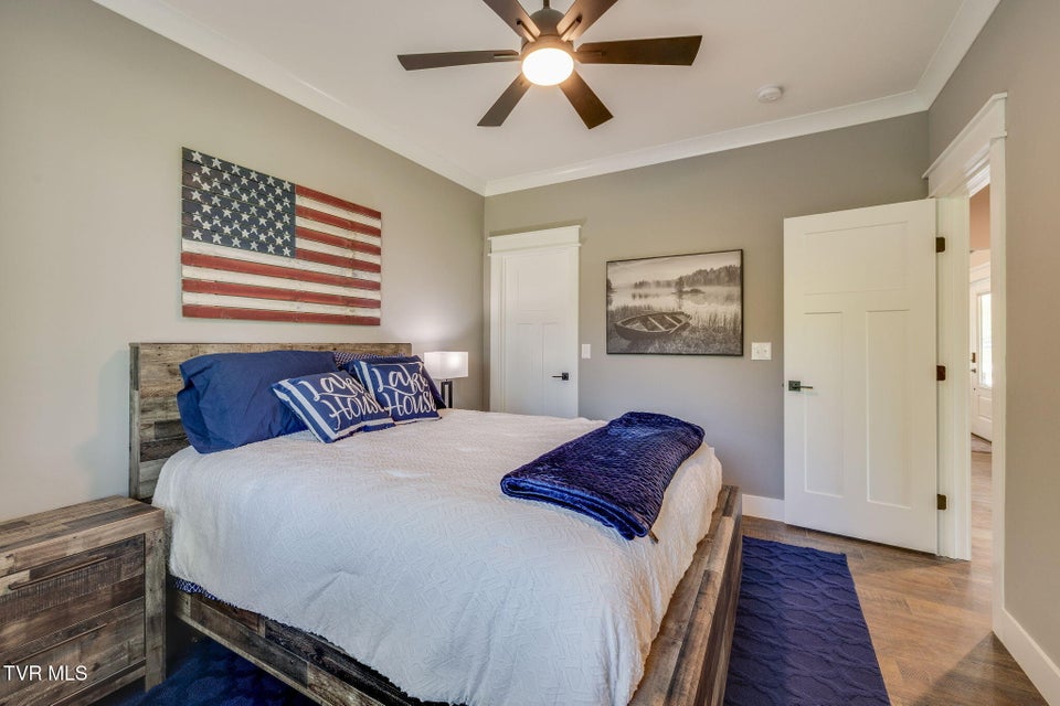 Photo #28: 350 Sunset Harbor Drive