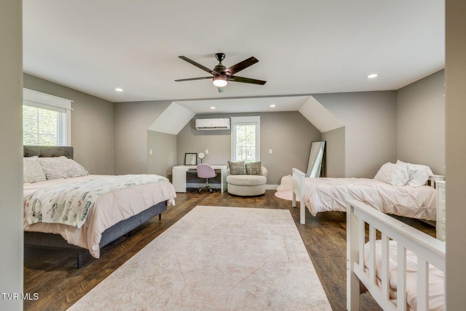 Photo #35: 350 Sunset Harbor Drive