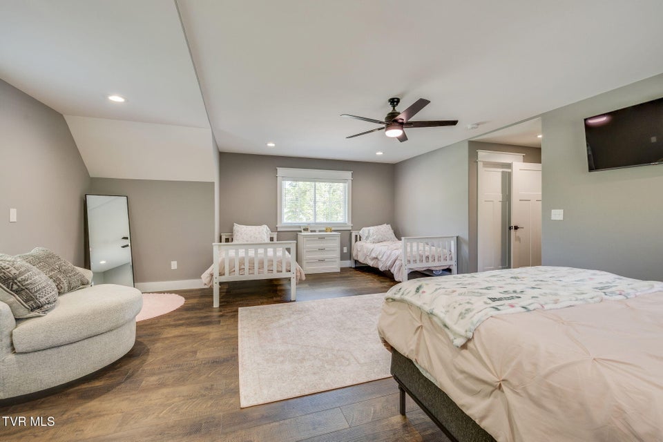 Photo #36: 350 Sunset Harbor Drive