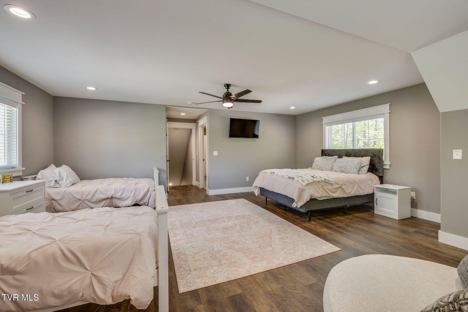 Photo #37: 350 Sunset Harbor Drive