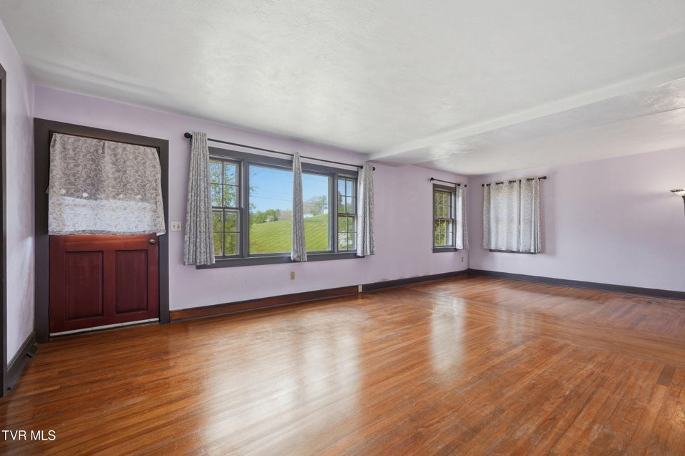 Photo #11: 112 Fort Richmond Road