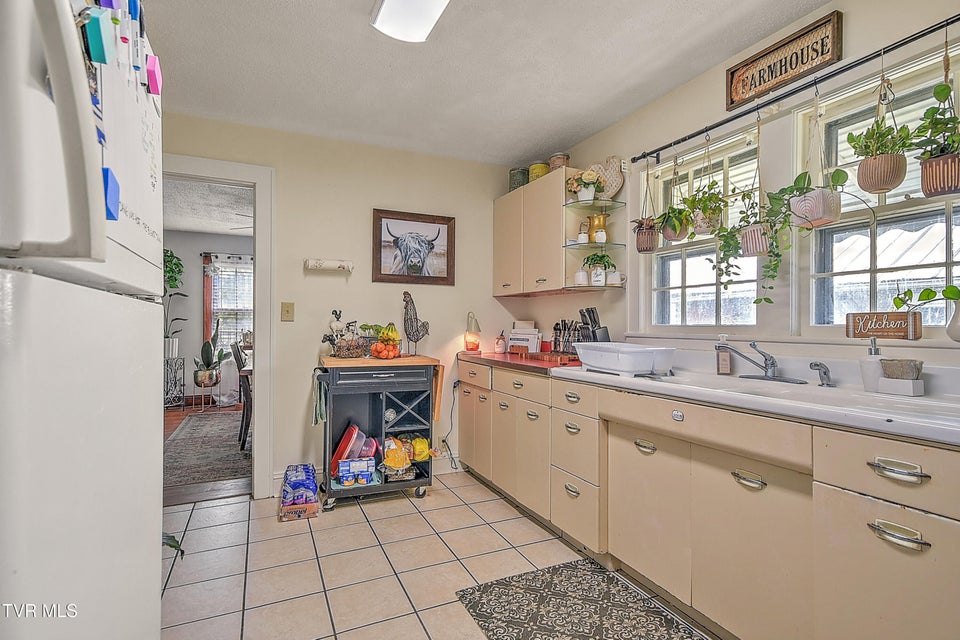 Photo #18: 200 & 202 Main Street