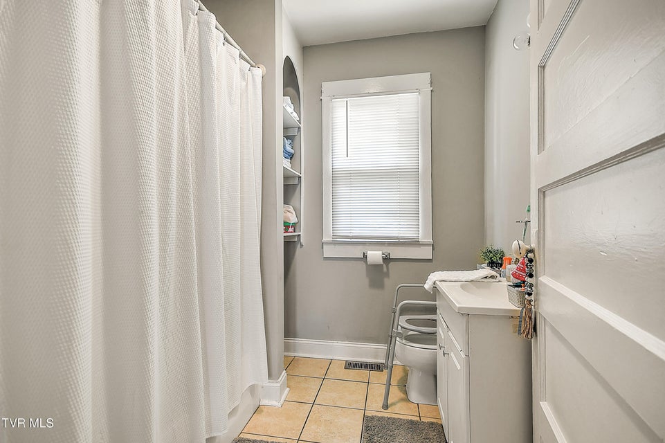 Photo #51: 200 & 202 Main Street