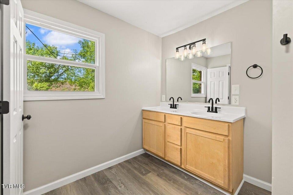 Photo #10: 1321 Haga Road