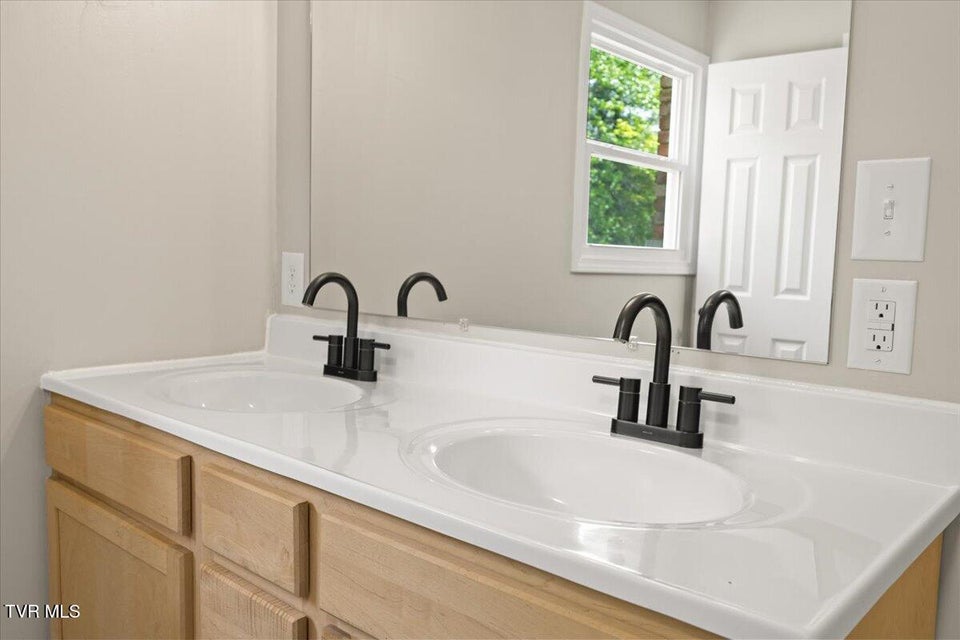 Photo #11: 1321 Haga Road