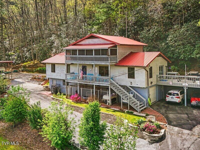 Photo #2: 814 Dogwood Drive