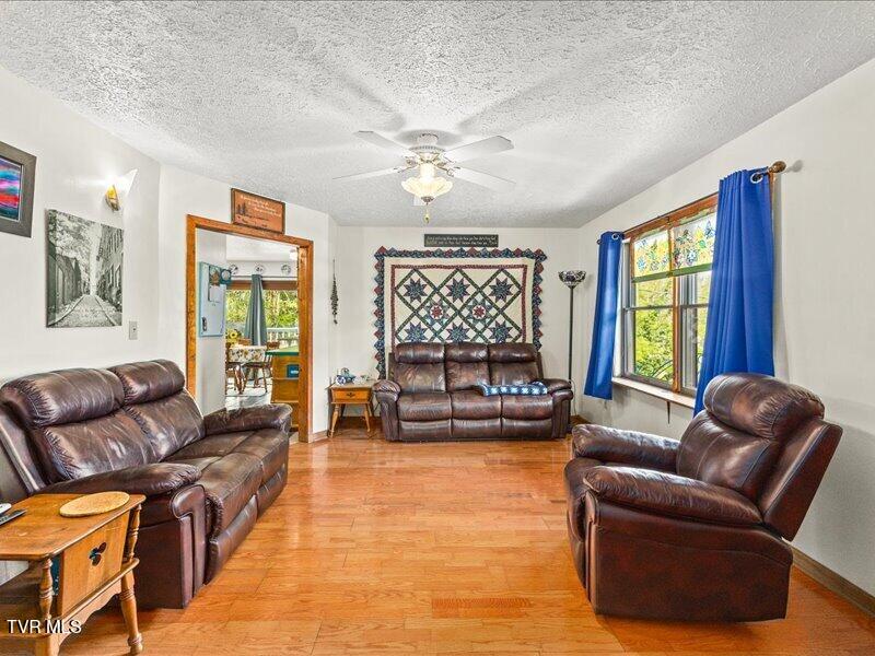 Photo #8: 814 Dogwood Drive